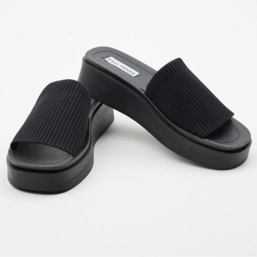 Steve Madden Balanced Wedge Sandal - Black
